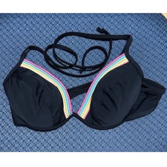 Victoria's Secret halter bikini, top is 36B, bottom medium - Picture 1 of 8